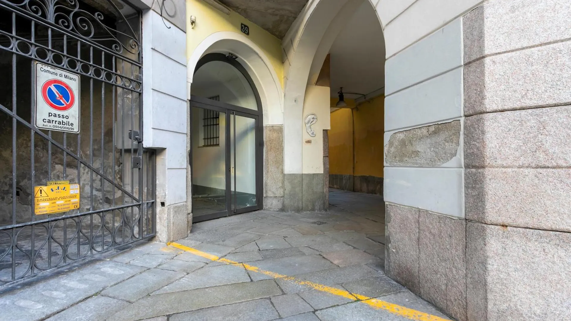 Apartment Co99- Large Studio Lanzone Milan