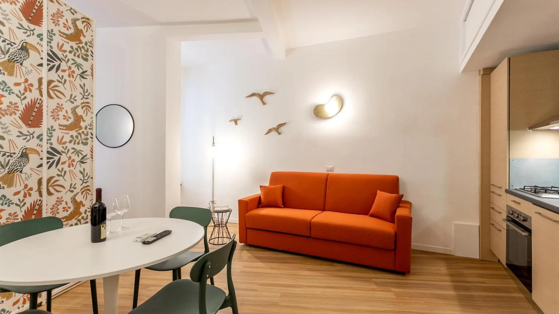Co99- Large Studio Lanzone Milan 0*,