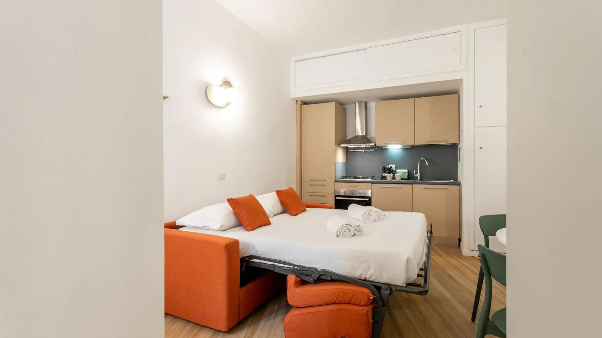 Co99- Large Studio Lanzone Milan Apartment