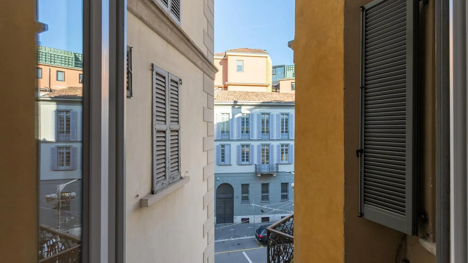 Apartment Co99- Large Studio Lanzone Milan Italy