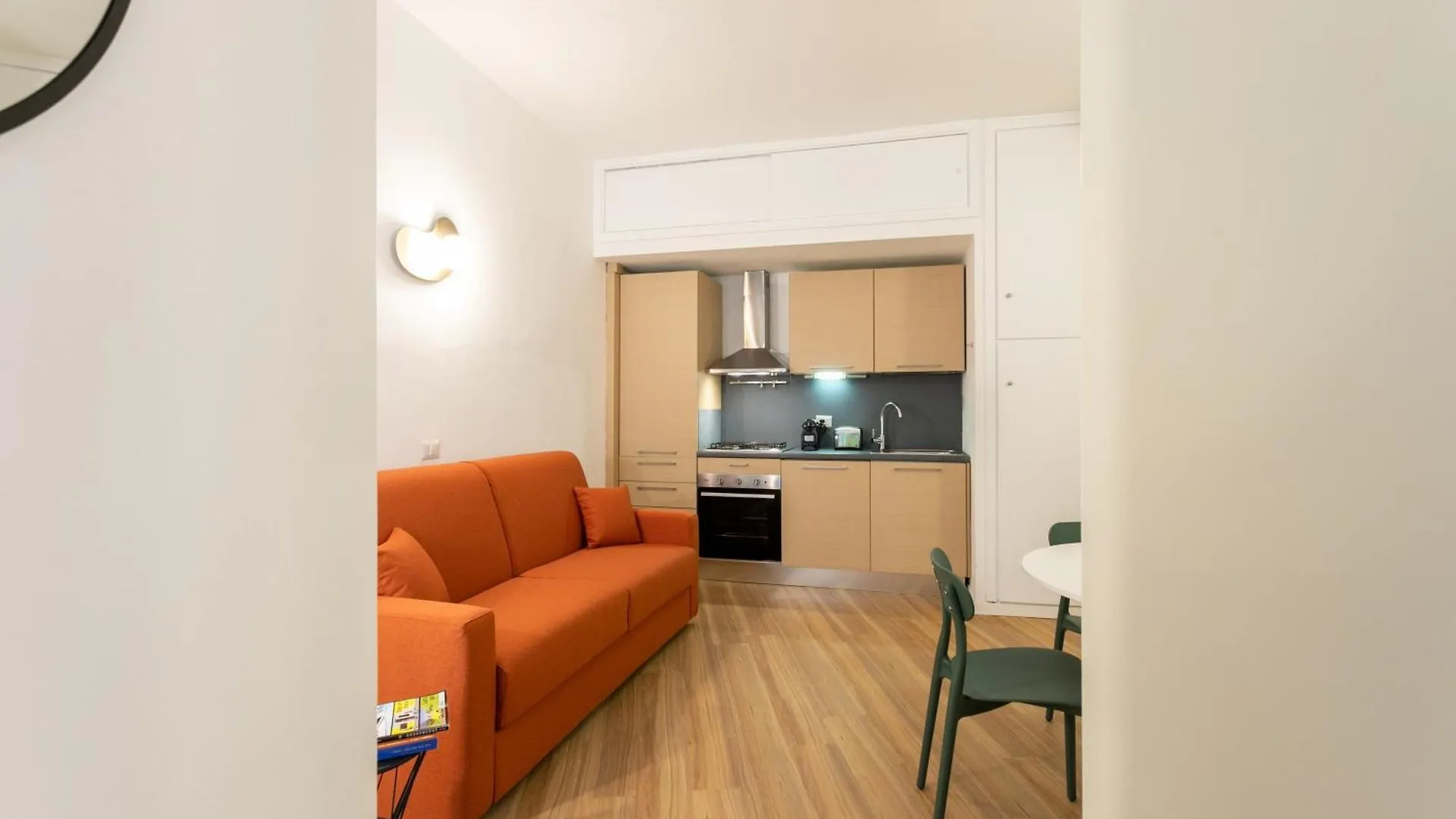Co99- Large Studio Lanzone Milan